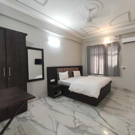 Oyo 92169 Apple Leaf Banquet & Hotel Alīgarh מראה חיצוני תמונה
