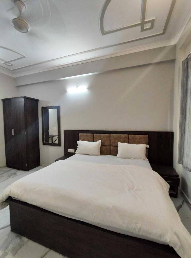 Oyo 92169 Apple Leaf Banquet & Hotel Alīgarh מראה חיצוני תמונה