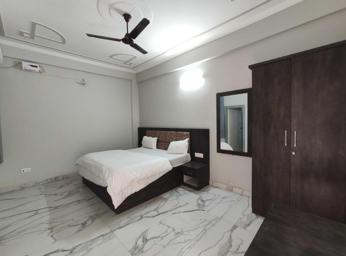 Oyo 92169 Apple Leaf Banquet & Hotel Alīgarh מראה חיצוני תמונה